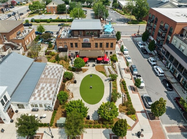 Building Photo - 390 Hembree Rd