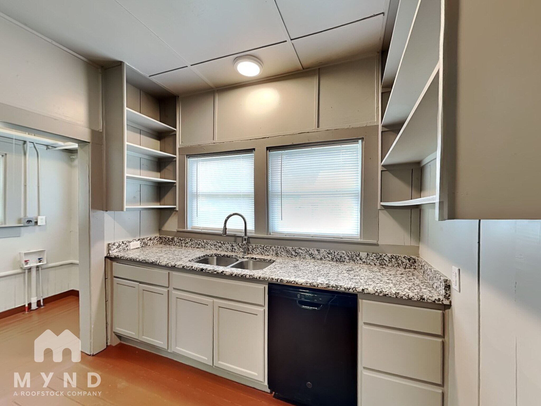 Building Photo - 114 S Lamar St