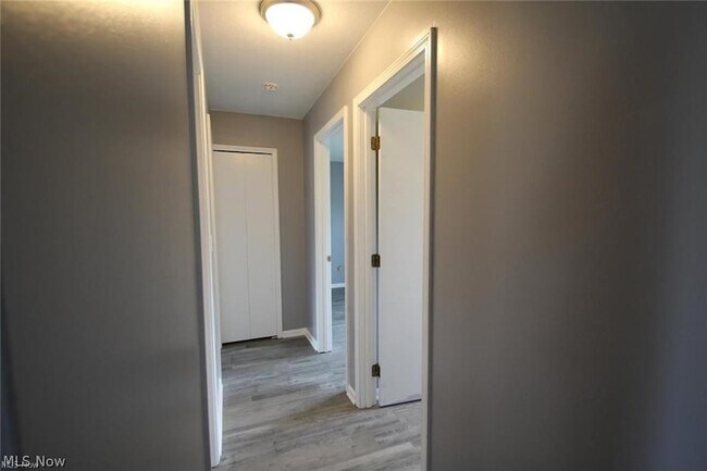 Building Photo - 300 Northland Dr
