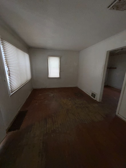 Building Photo - 762 E Alma Ave