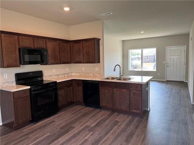 Building Photo - 2613 S Silver St