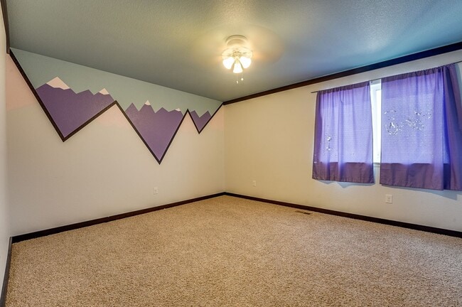 Building Photo - Beautiful 4 bed 3.5 Bath House in NE Fort Collins!