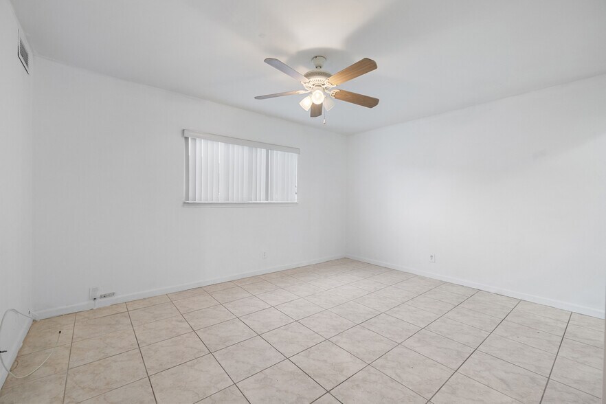 Building Photo - 2912 NW 55th Ave