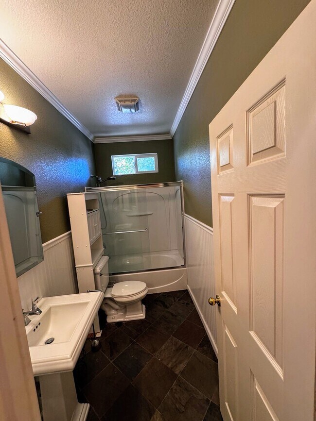 Building Photo - 4961 Broadwater Dr