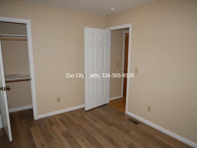 Building Photo - 1805 Rocky Ln