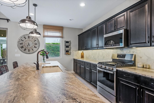 Building Photo - 14462 W Artemisa Ave