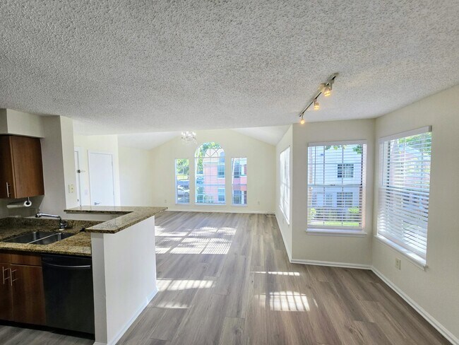 Building Photo - 1125 Crystal Way