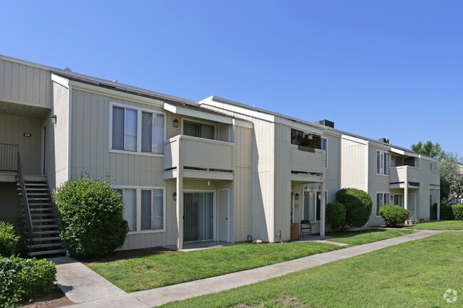 Foxwood Apartments Porterville, CA Apartment Finder