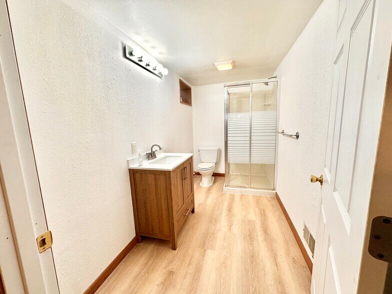 Building Photo - 7705 W Rogers St