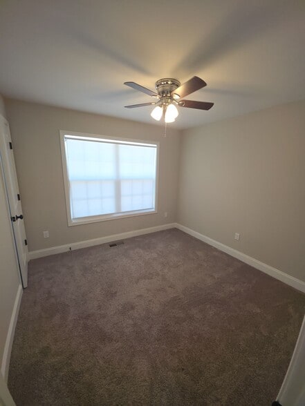 Building Photo - 5206 Oak Point Ct