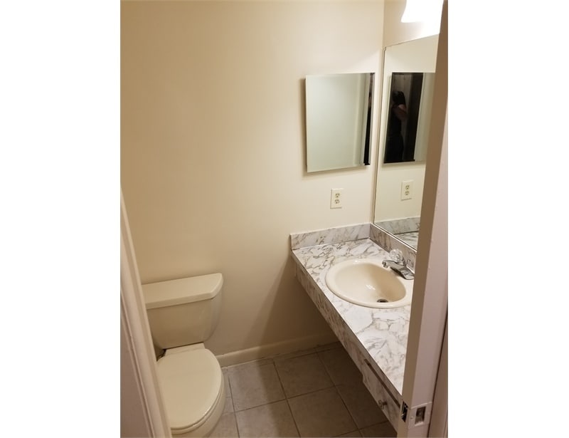 SECOND BATH - 2900 NW 46th Ave