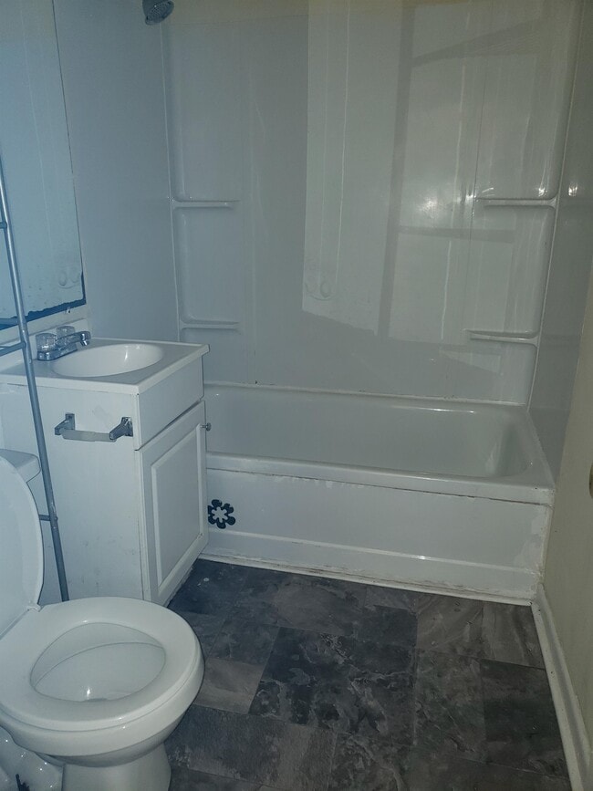 Building Photo - 632 Eva Cir
