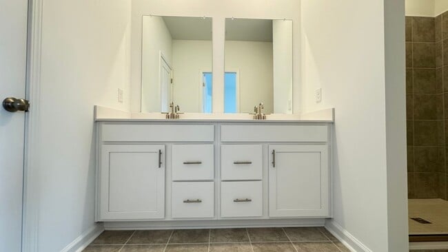 Building Photo - 55 Peeples Dr