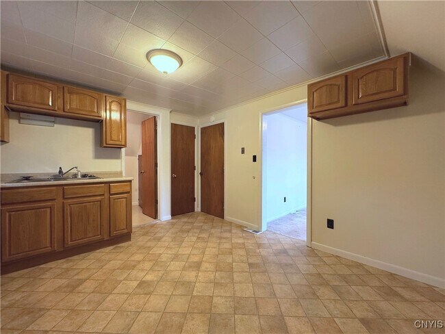 Primary Photo - 843 Davidson St