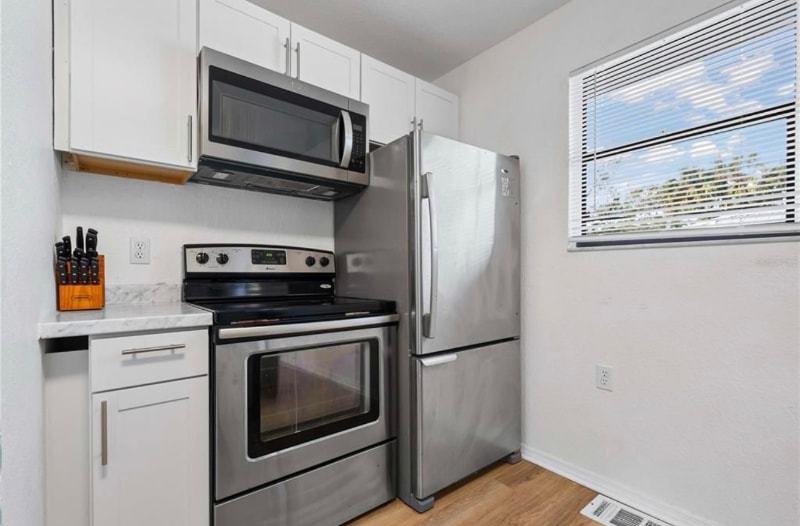 Building Photo - 1244 31st Ave E