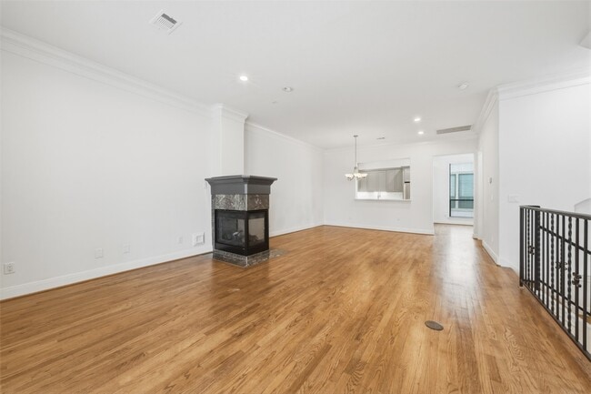 Building Photo - 6130 Hamman St