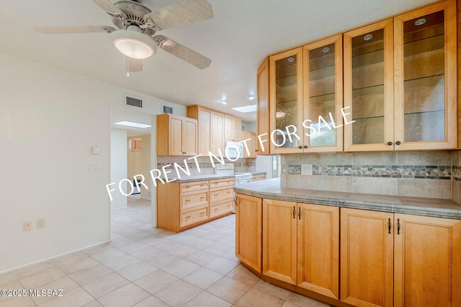 Building Photo - 5084 N Camino Del Lazo