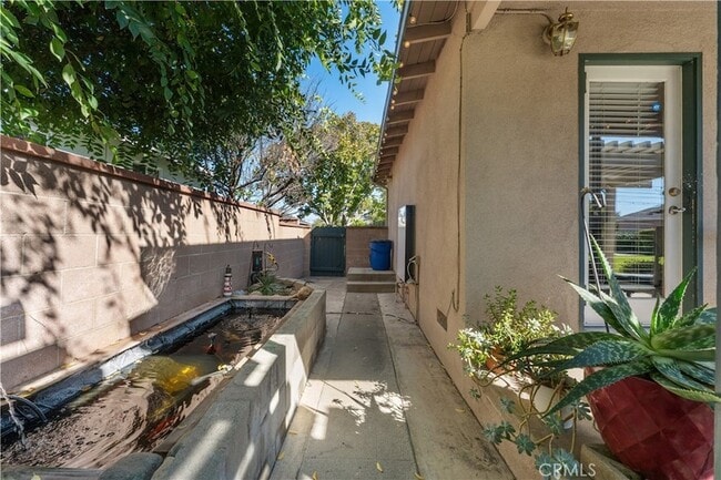 Building Photo - 855 N 3rd Ave