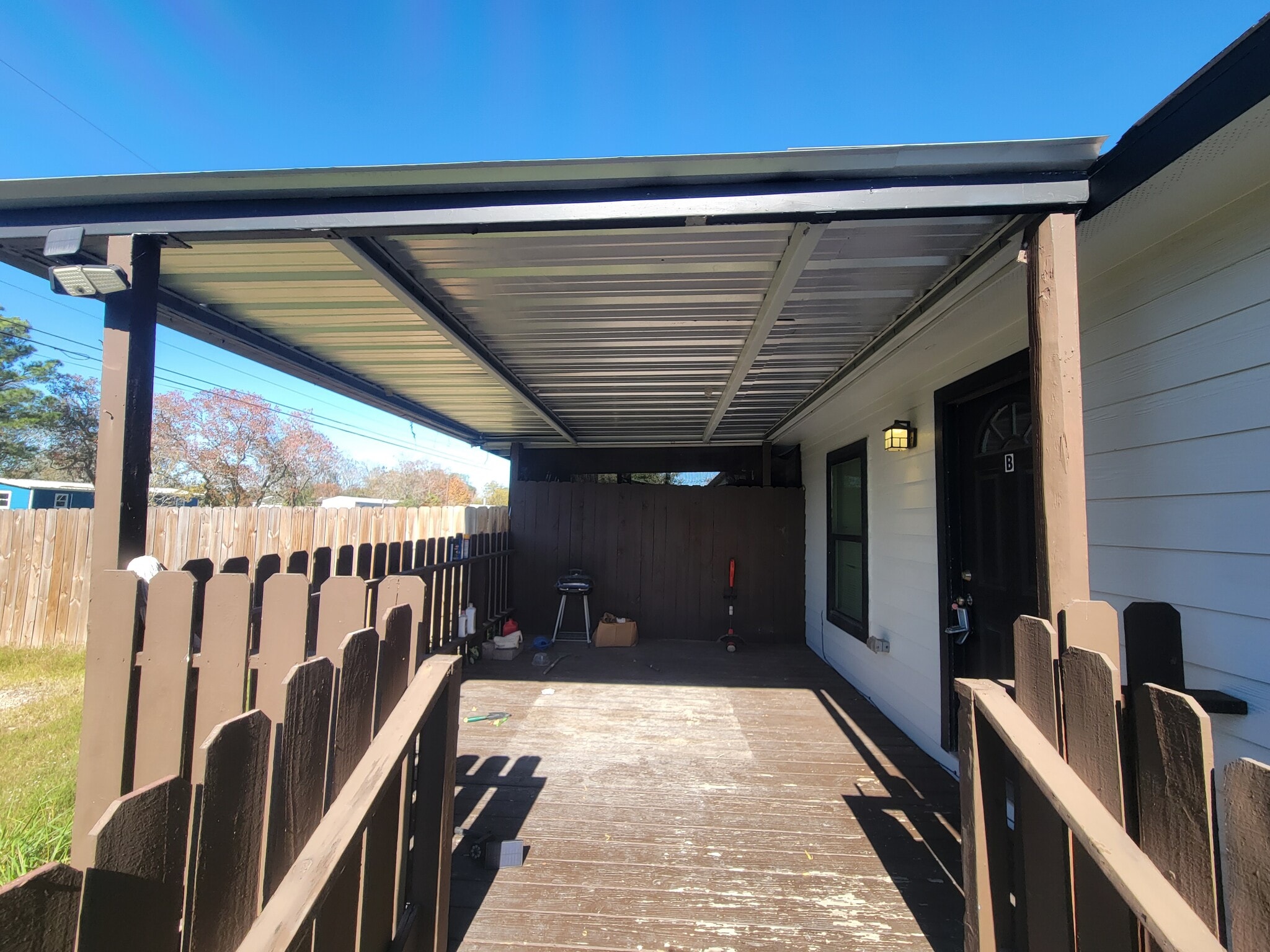 Large covered porch - 16511 W Sandy Meadows Dr