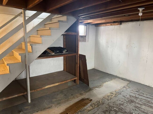 Building Photo - 6200 Flint Ave