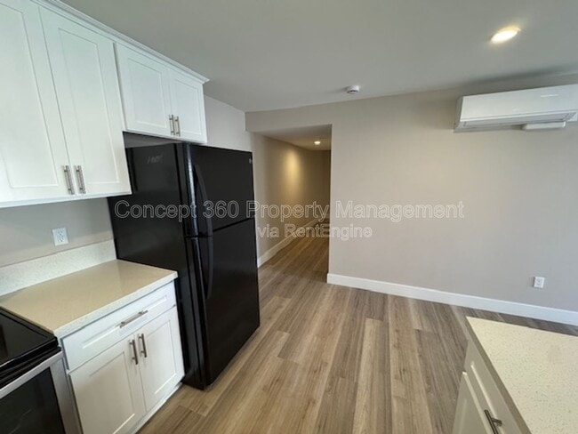 Building Photo - 1421 Obispo Ave