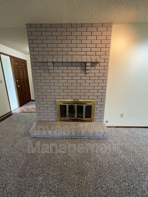 Building Photo - 2804 NE 113th St