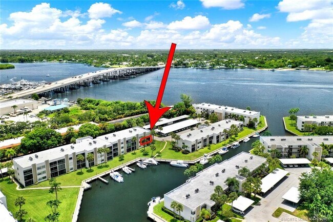 Building Photo - 1950 SW Palm City Rd