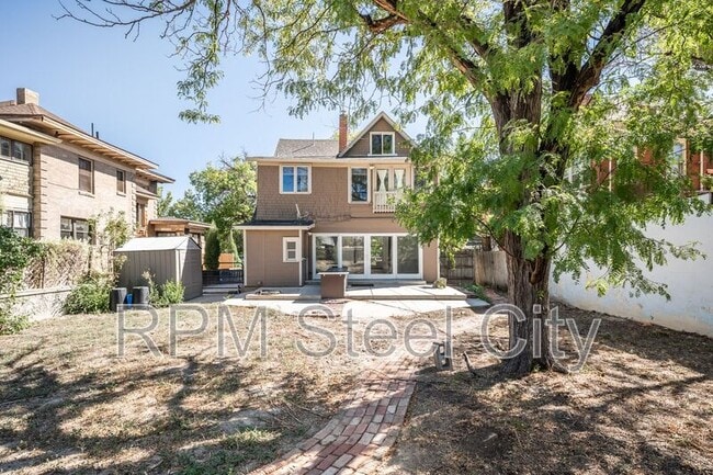 Building Photo - 2125 N Grand Ave