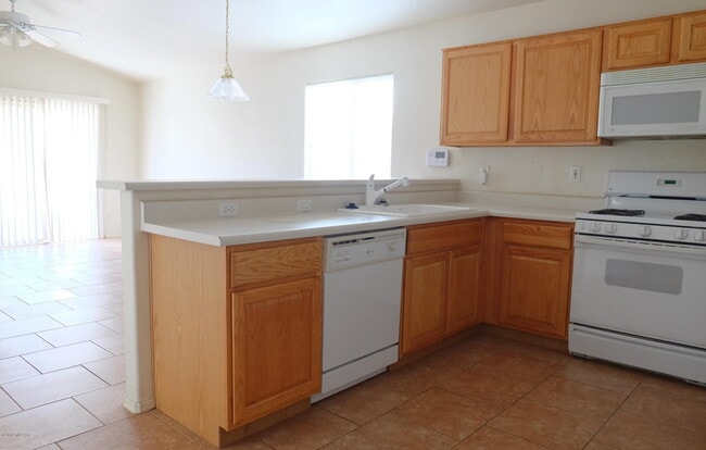 Building Photo - 8042 E Sundew Dr