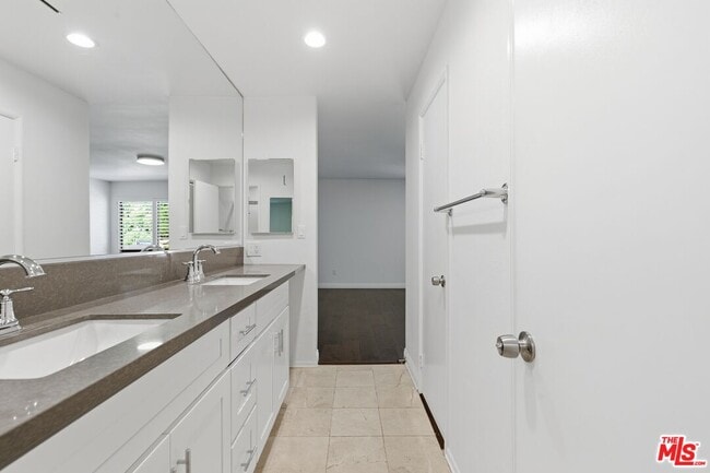 Building Photo - 2018 Griffith Park Blvd