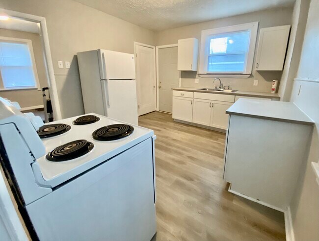 Building Photo - 1601 Minion Ave