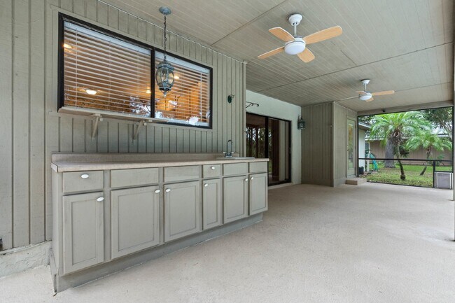 Building Photo - Charming 4-Bedroom Home with Pool on Large Lot in Longwood!