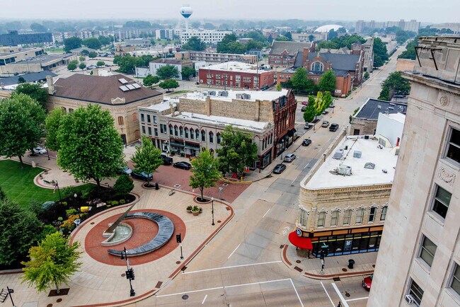 Building Photo - 101 Algoma Blvd