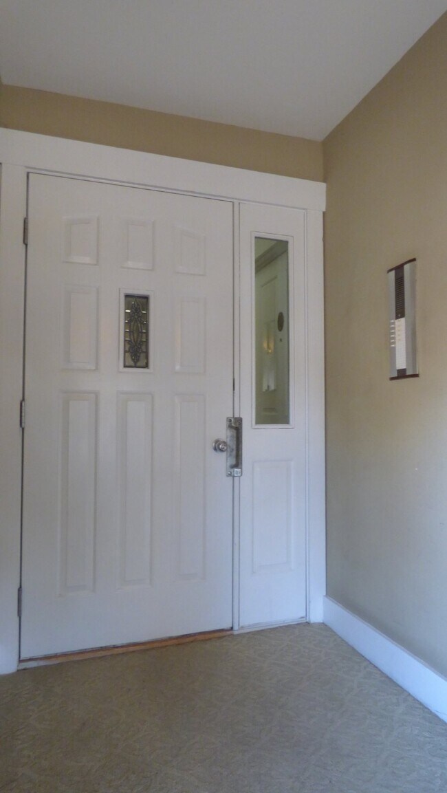 Building Photo - 2BR/1BA Park Hill Condo in Denver
