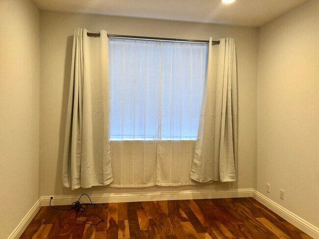 Building Photo - Ideal Location. .. Walk to Bart, Costco, S...