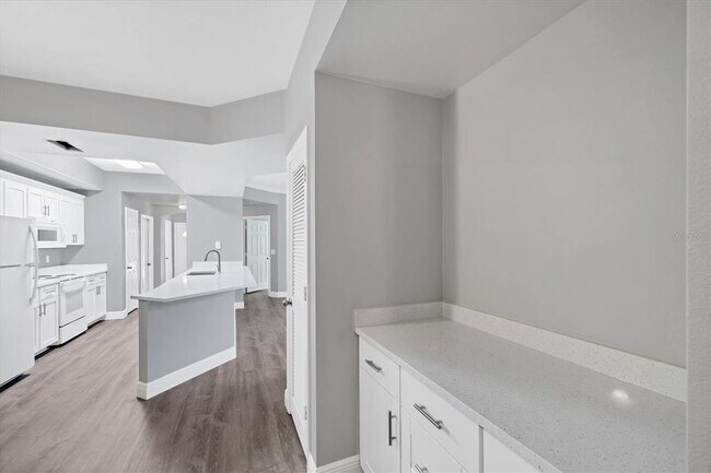 Building Photo - 5691 Bentgrass Dr