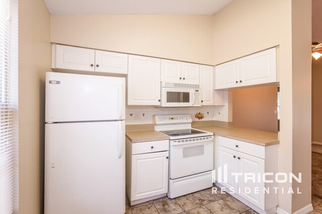 Building Photo - 607 Sweetleaf Dr