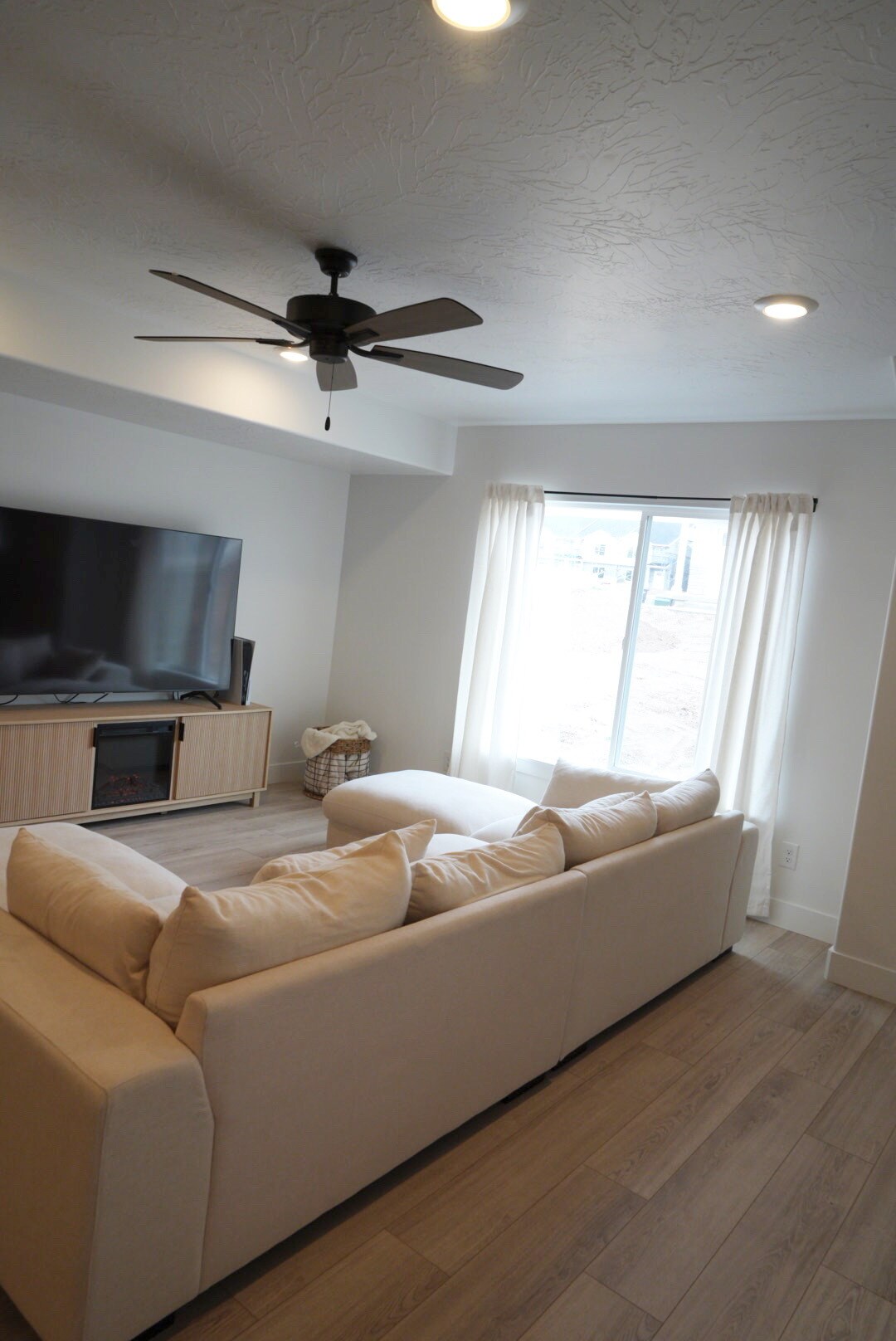 Building Photo - 1396 N 1780 E