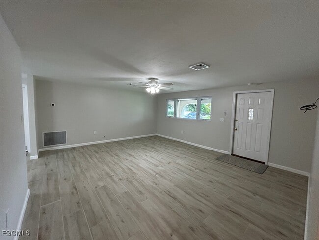 Building Photo - 6128 Cocos Dr