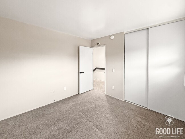 Building Photo - Updated 4B 2BA Home in Paradise Hills w/ Solar and Turf!