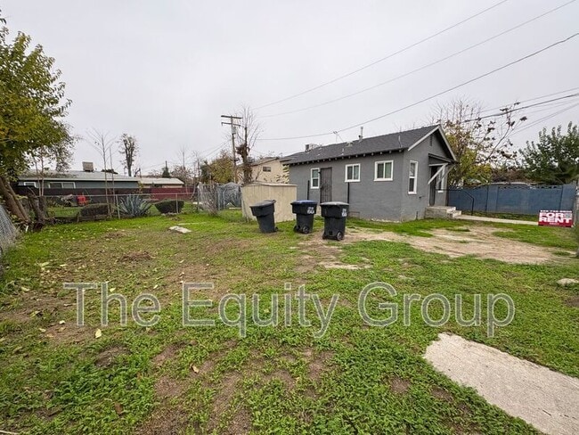 Building Photo - 311 E Grove Ave