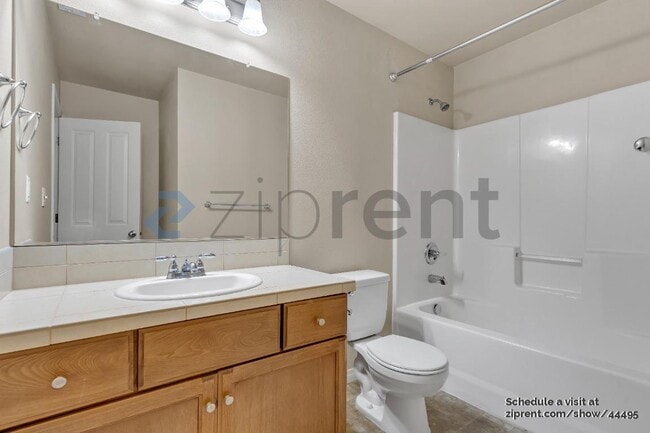Building Photo - 4549 SE Satinwood St