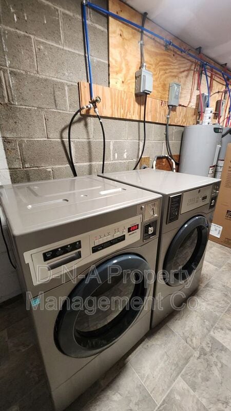 Building Photo - 1334 Dreher Ave