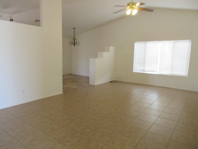 Building Photo - 1737 W Corte De Cajamarca