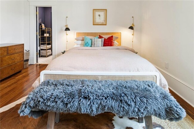 Building Photo - 95 Vannoy St SE