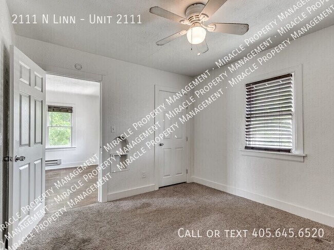Building Photo - 2111 N Linn-Unit 2111