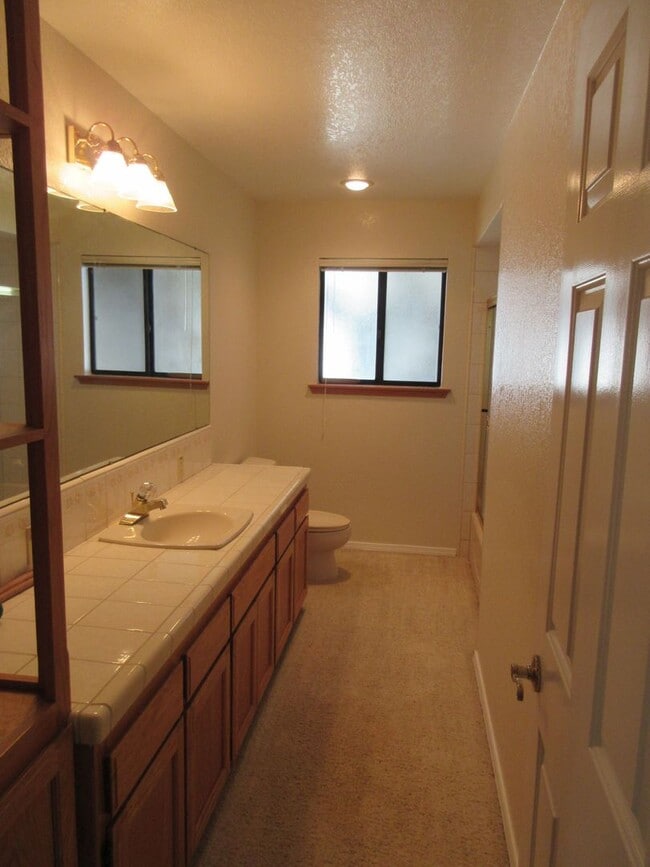 Building Photo - 3BR / 3BA Coastal Home with Panoramic Morro Bay Views