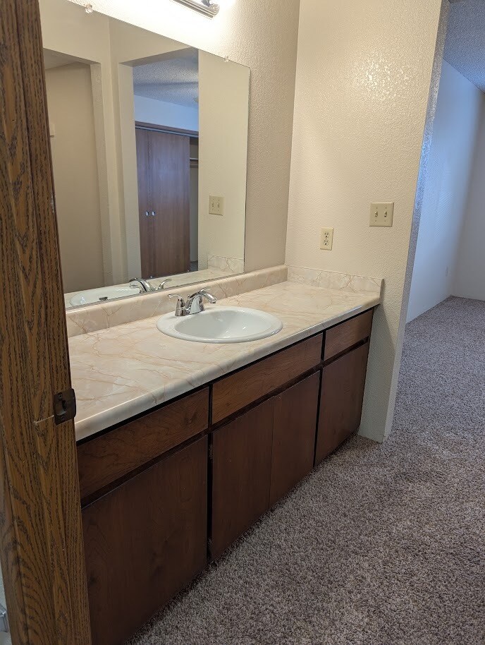 Building Photo - 1229 Burton Ct
