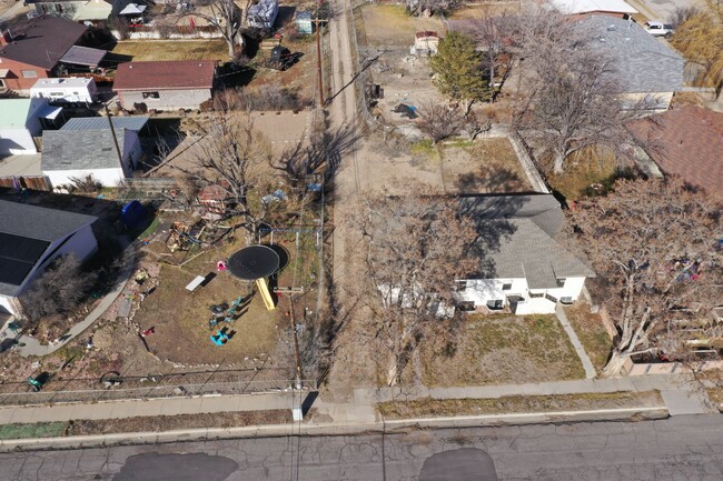 Building Photo - CS- 700 N Duplex