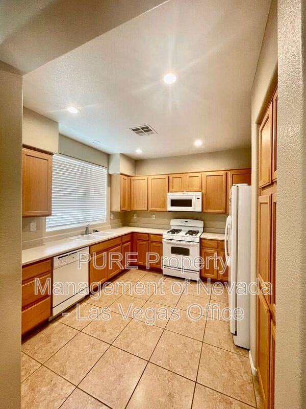Building Photo - 10445 Orchard Ladge St